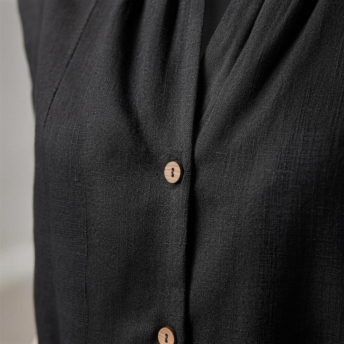 Surplice Linen Cropped Shirt