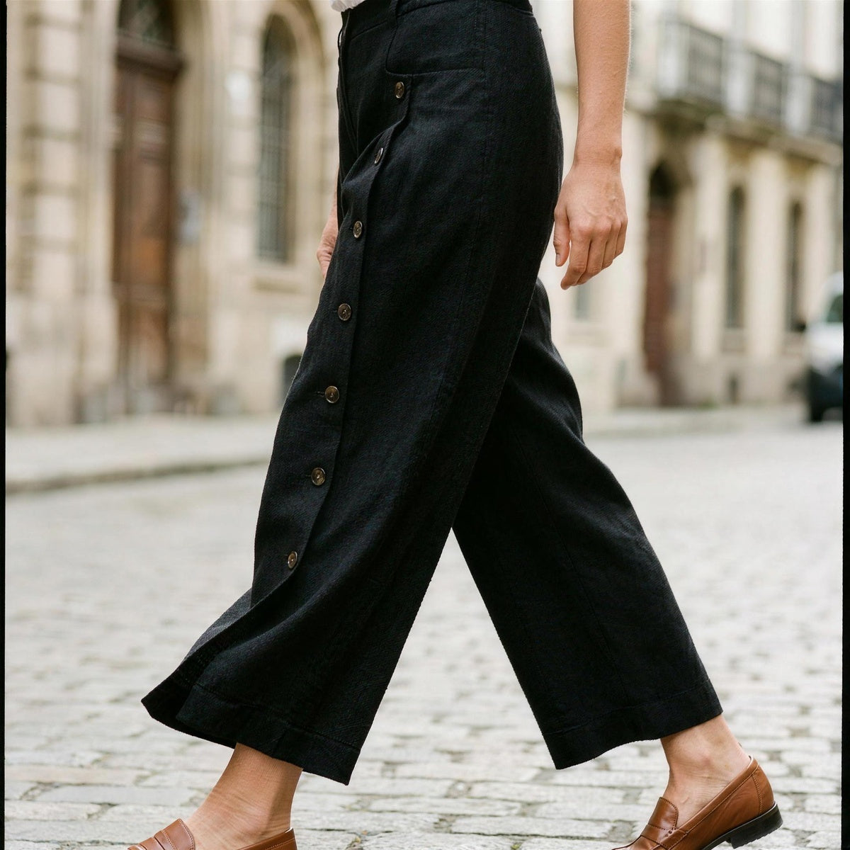 Kaya Buttoned Linen Trousers
